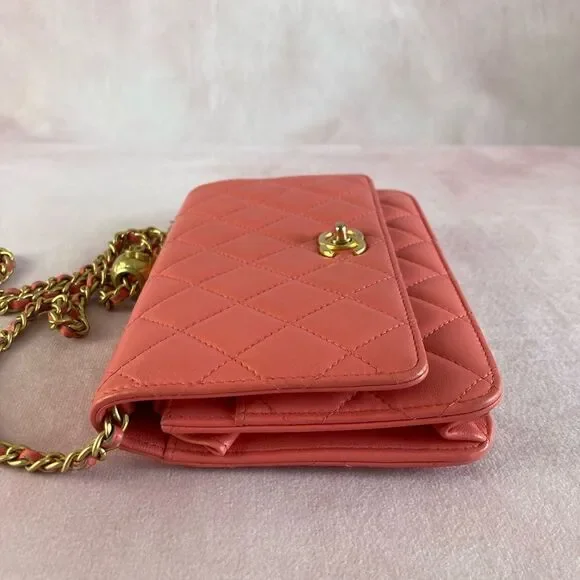 🛑SOLD🛑Chanel Pink wallet with chain - Picture 5 of 7